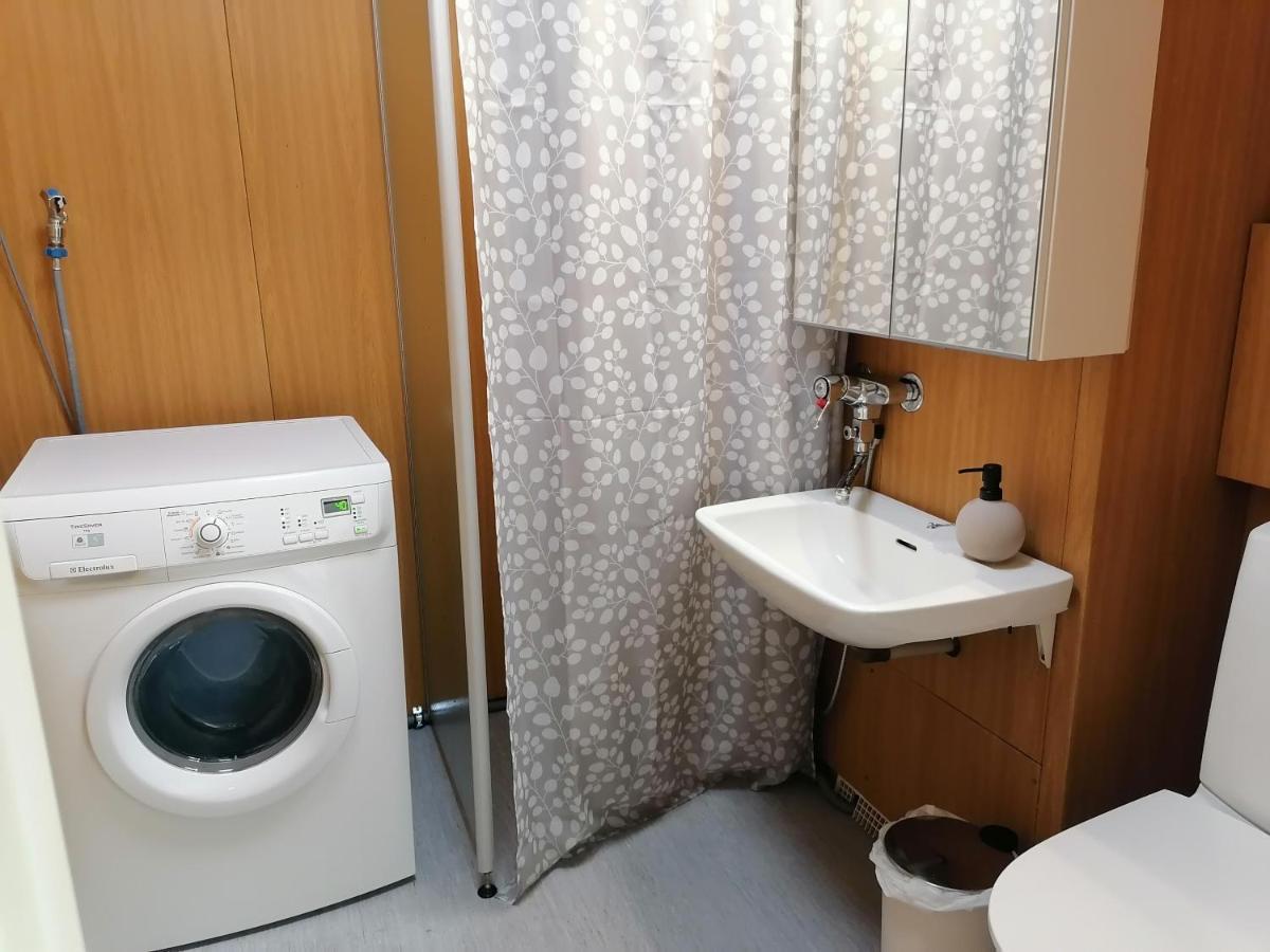 サヴォンリンナKeskustan Kaksio Parvekkeella, Ilmastoitu.アパートメント エクステリア 写真