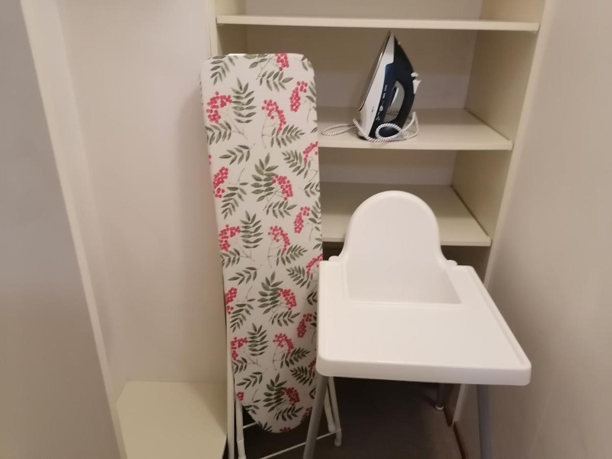 サヴォンリンナKeskustan Kaksio Parvekkeella, Ilmastoitu.アパートメント エクステリア 写真